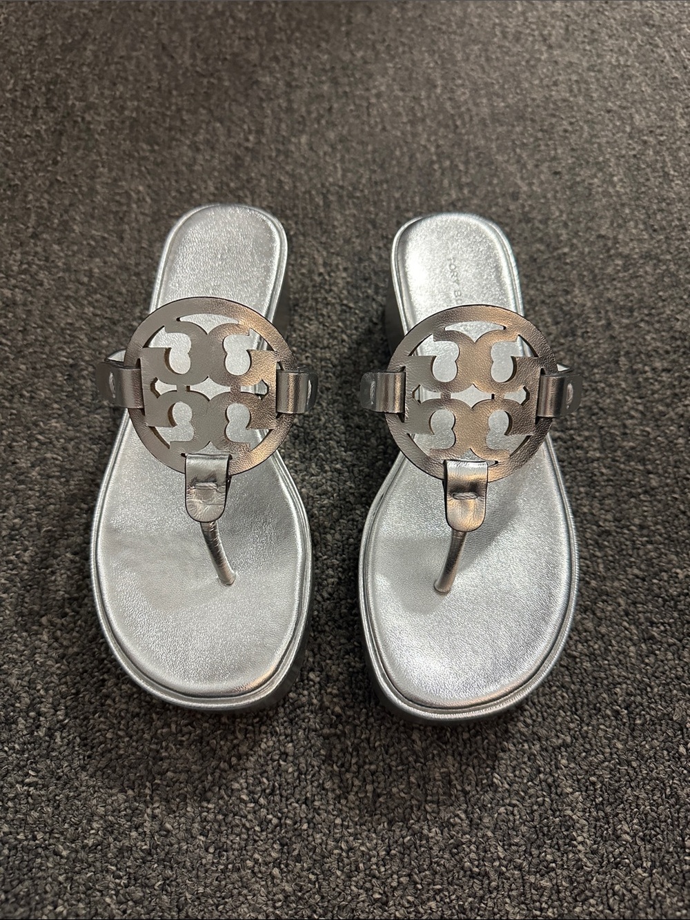 Women’s Tory Burch Platform Metallic Silver Sandals Size 5.5